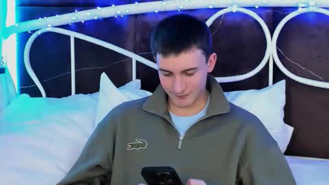 Snapshot of david__diamond chatting on 2, 12, 2025 David online show from 2, 12, 2025