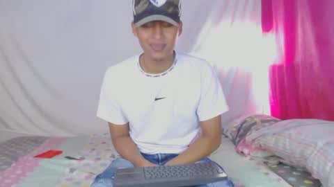 Snapshot of david_efrem chatting on 19, 2, 2025 david_efrem online show from 19, 2, 2025
