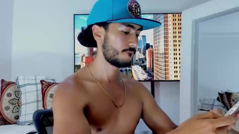 Snapshot of david_johnson372 chatting on 18, 1, 2026 Hey im David that loves to explore and speak their fantasies. Very open talktative and nice. Feel free to chat with me online show from 18, 1, 2026