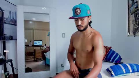 Snapshot of david_johnson372 chatting on 21, 2, 2026 Hey im David that loves to explore and speak their fantasies. Very open talktative and nice. Feel free to chat with me online show from 21, 2, 2026