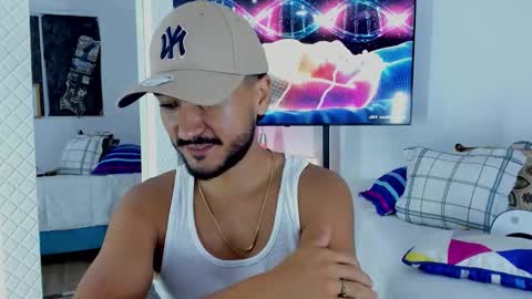 Snapshot of david_johnson372 chatting on 3, 3, 2026 Hey im David that loves to explore and speak their fantasies. Very open talktative and nice. Feel free to chat with me online show from 3, 3, 2026