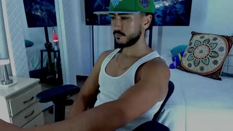 Snapshot of david_johnson372 chatting on 16, 4, 2026 Hey im David that loves to explore and speak their fantasies. Very open talktative and nice. Feel free to chat with me online show from 16, 4, 2026