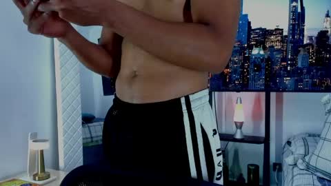 Snapshot of david_johnson372 chatting on 28, 4, 2026 Hey im David that loves to explore and speak their fantasies. Very open talktative and nice. Feel free to chat with me online show from 28, 4, 2026