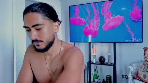 Snapshot of david_johnson372 chatting on 7, 5, 2026 Hey im David that loves to explore and speak their fantasies. Very open talktative and nice. Feel free to chat with me online show from 7, 5, 2026