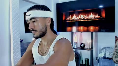 Snapshot of david_johnson372 chatting on 24, 5, 2026 Hey im David that loves to explore and speak their fantasies. Very open talktative and nice. Feel free to chat with me online show from 24, 5, 2026