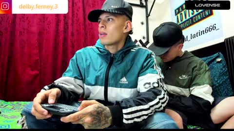 Snapshot of david_latin666_ chatting on 12, 12, 2024 David online show from 12, 12, 2024