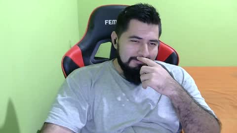 Snapshot of daviddelz chatting on 19, 12, 2024 David online show from 19, 12, 2024