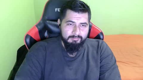 Snapshot of daviddelz chatting on 14, 12, 2025 David online show from 14, 12, 2025