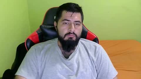 Snapshot of daviddelz chatting on 19, 12, 2025 David online show from 19, 12, 2025