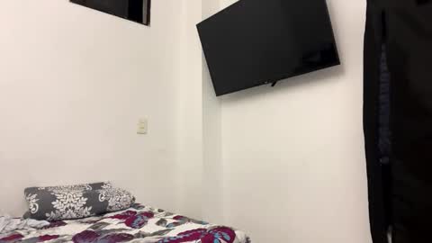 Snapshot of davidsmile28 chatting on 25, 11, 2025 davidsmile28 online show from 25, 11, 2025