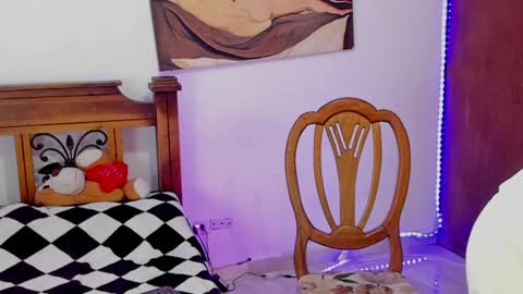 Snapshot of davies_brown chatting on 3, 1, 2025 Davies brown schedule 12pm to 5pm col time online show from 3, 1, 2025