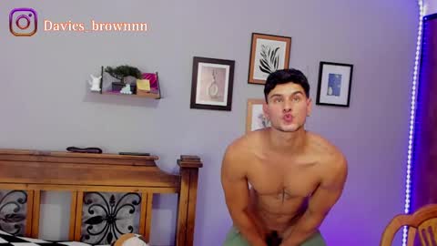 Snapshot of davies_brown chatting on 23, 2, 2025 Davies brown schedule 12pm to 5pm col time online show from 23, 2, 2025