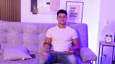 Snapshot of davies_brown chatting on 28, 2, 2025 Davies brown schedule 12pm to 5pm col time online show from 28, 2, 2025