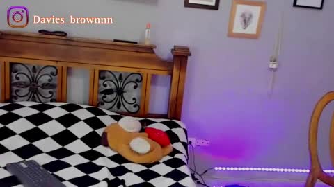 Snapshot of davies_brown chatting on 3, 3, 2025 Davies brown schedule 12pm to 5pm col time online show from 3, 3, 2025