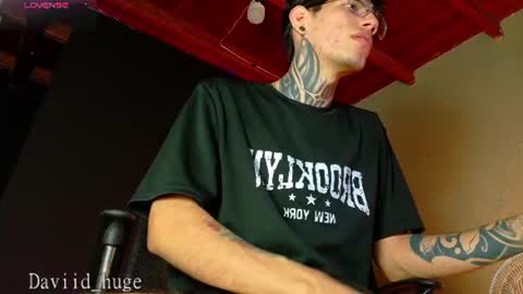 Snapshot of daviid_huge chatting on 17, 7, 2026 daviid_huge online show from 17, 7, 2026