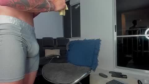 Snapshot of davis_alx chatting on 24, 12, 2024 davis instagram davis alx1 online show from 24, 12, 2024