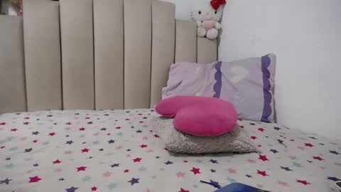 instagram  catherin dayana reina online show from 5, 3, 2026