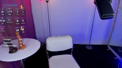 I am Dayanna  tecca online show from 13, 12, 2024