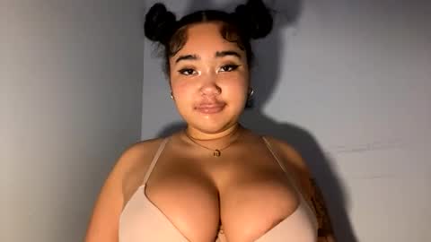 Snapshot of dayqueen1 chatting on 18, 5, 2026 dayqueen1 online show from 18, 5, 2026
