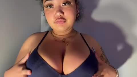 Snapshot of dayqueen1 chatting on 26, 6, 2026 dayqueen1 online show from 26, 6, 2026