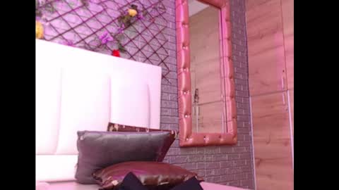 Snapshot of dayse_martinez chatting on 3, 3, 2025 Dayse online show from 3, 3, 2025