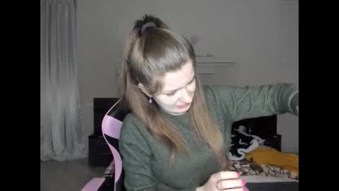 Snapshot of dazdrasmigdasue chatting on 9, 2, 2025 dazdrasmigdasue online show from 9, 2, 2025