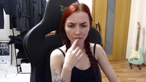 Snapshot of dead_girll chatting on 10, 12, 2024 freak online show from 10, 12, 2024