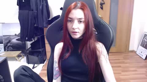 Snapshot of dead_girll chatting on 12, 3, 2025 freak online show from 12, 3, 2025