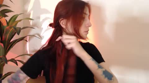 Snapshot of dead_girll chatting on 20, 11, 2025 freak online show from 20, 11, 2025