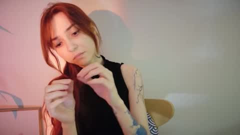 Snapshot of dead_girll chatting on 5, 3, 2026 freak online show from 5, 3, 2026