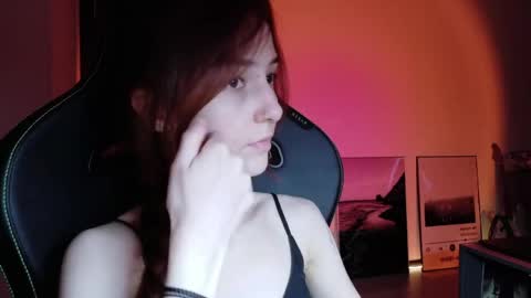 Snapshot of dead_girll chatting on 8, 6, 2026 freak online show from 8, 6, 2026