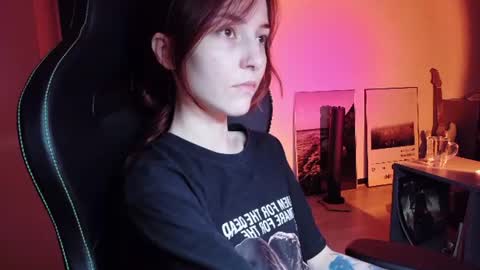 Snapshot of dead_girll chatting on 18, 6, 2026 freak online show from 18, 6, 2026
