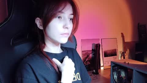 Snapshot of dead_girll chatting on 21, 6, 2026 freak online show from 21, 6, 2026