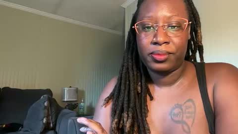 Snapshot of deafbaee chatting on 27, 5, 2026 deafbaee online show from 27, 5, 2026