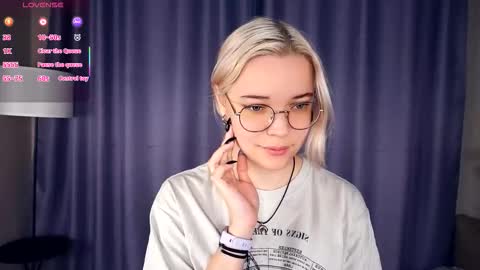 Snapshot of deannmaslen chatting on 27, 11, 2025 Charlie 18yo online show from 27, 11, 2025