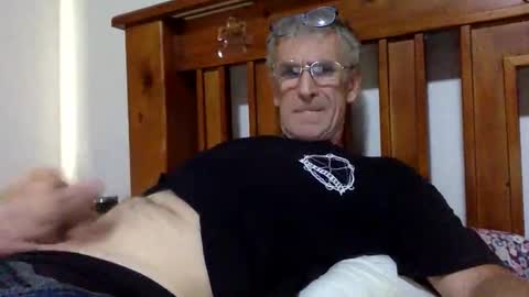 Snapshot of deanofflove2210 chatting on 25, 2, 2025 deanofflove2210 online show from 25, 2, 2025