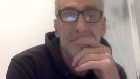 deanofflove221000 online show from 9, 11, 2025