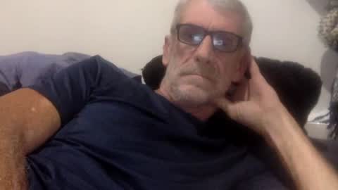 deanofflove221000 online show from 11, 11, 2025