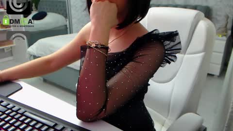 Elly online show from 1, 3, 2025