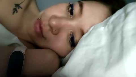 Snapshot of dearmilu28 chatting on 18, 10, 2025 dearmilu28 online show from 18, 10, 2025