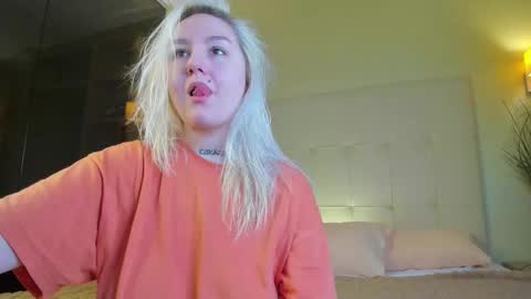 Debbie Mon Tue Fri Sun Sat GMT 3 1000am - 0400pm  online show from 12, 1, 2026