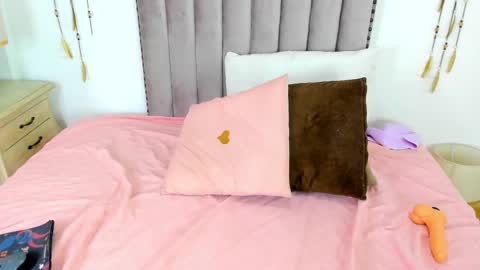 Snapshot of debora_scoot chatting on 24, 2, 2025 Debora online show from 24, 2, 2025