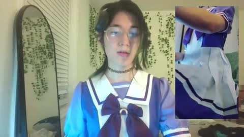 Snapshot of deciduousdoll chatting on 9, 11, 2025 deciduousdoll online show from 9, 11, 2025