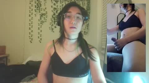 Snapshot of deciduousdoll chatting on 22, 11, 2025 deciduousdoll online show from 22, 11, 2025