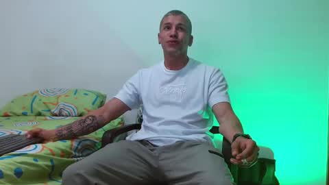 Snapshot of deconrios chatting on 22, 12, 2024 Santiago online show from 22, 12, 2024