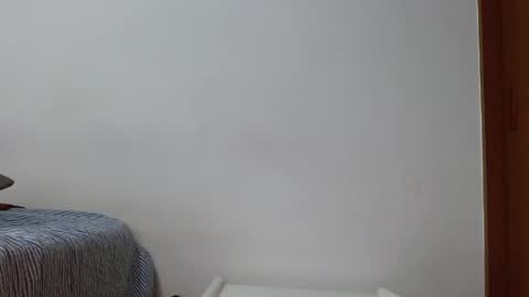 Snapshot of deconrios chatting on 27, 2, 2025 Santiago online show from 27, 2, 2025