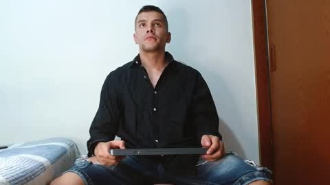 Snapshot of deconrios chatting on 5, 3, 2025 Santiago online show from 5, 3, 2025