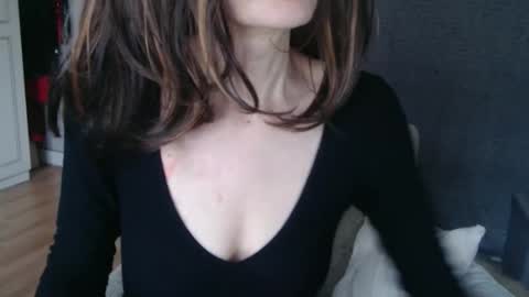 Snapshot of deessedivine chatting on 8, 11, 2025 KamiDevi online show from 8, 11, 2025