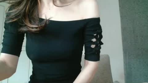 Snapshot of deessedivine chatting on 14, 12, 2025 KamiDevi online show from 14, 12, 2025