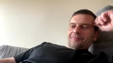 Snapshot of defloy chatting on 14, 12, 2025 Defloy online show from 14, 12, 2025